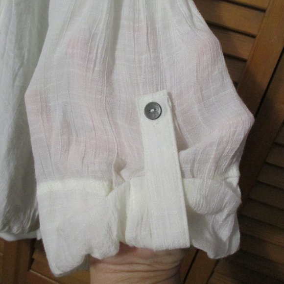 Ava & Grace top cream color lightweight feminine V neck prairie look size 1x - Picture 6 of 7